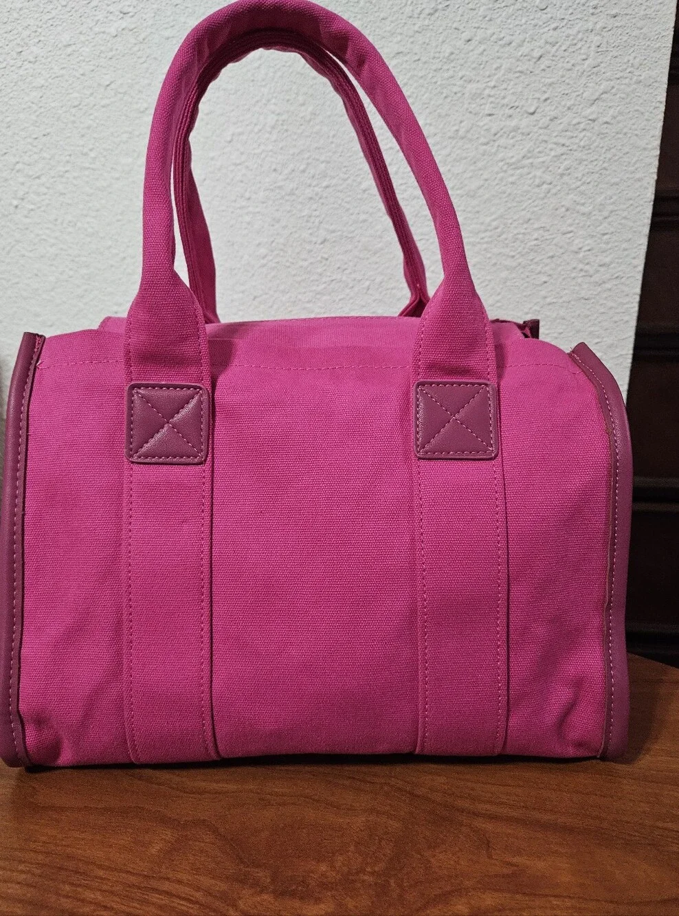 N/A stylish fuchsia